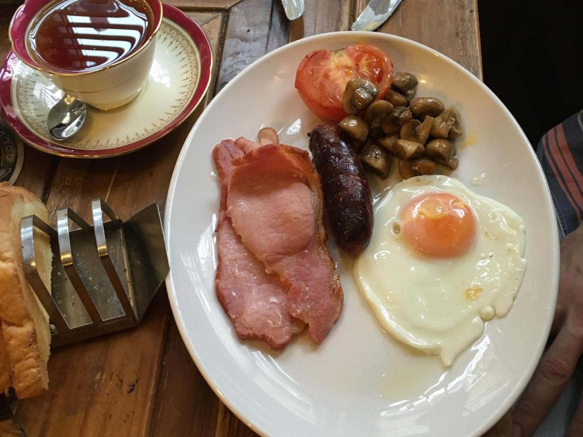 Bed and Breakfast Phelips Arms Montacute Esterno foto